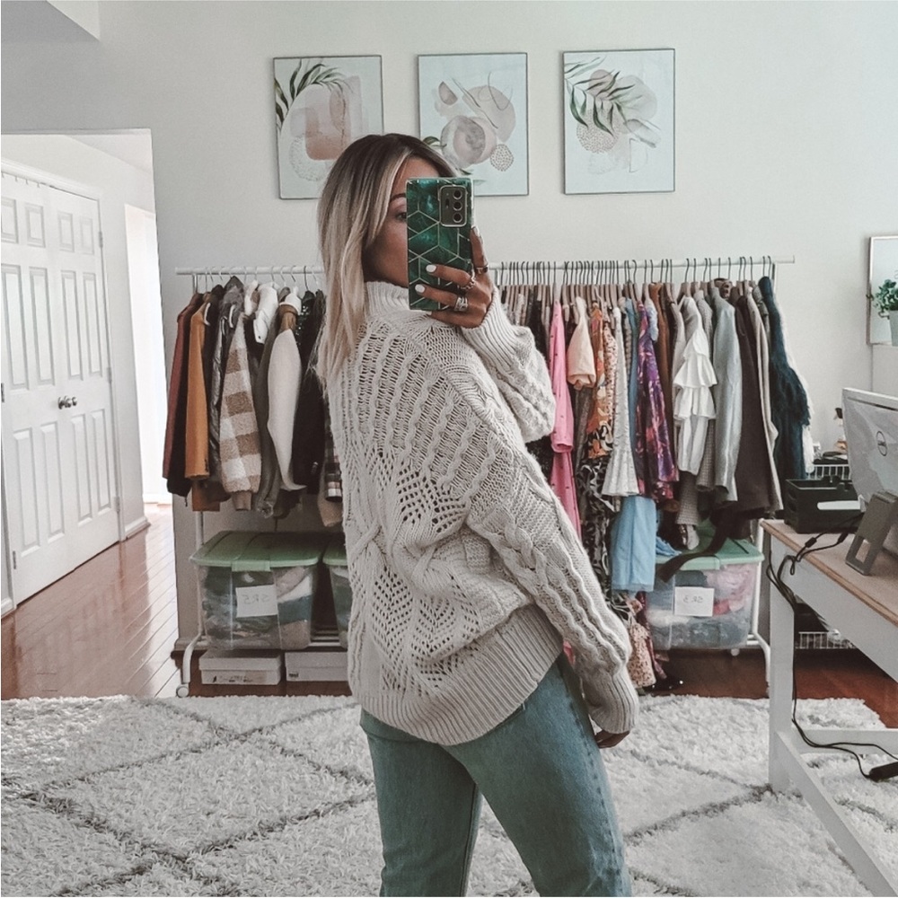 ATHLETA Bedford Chunky Cable Cashmere Wool Turtleneck Sweater – White/Cream, M - Picture 11 of 13